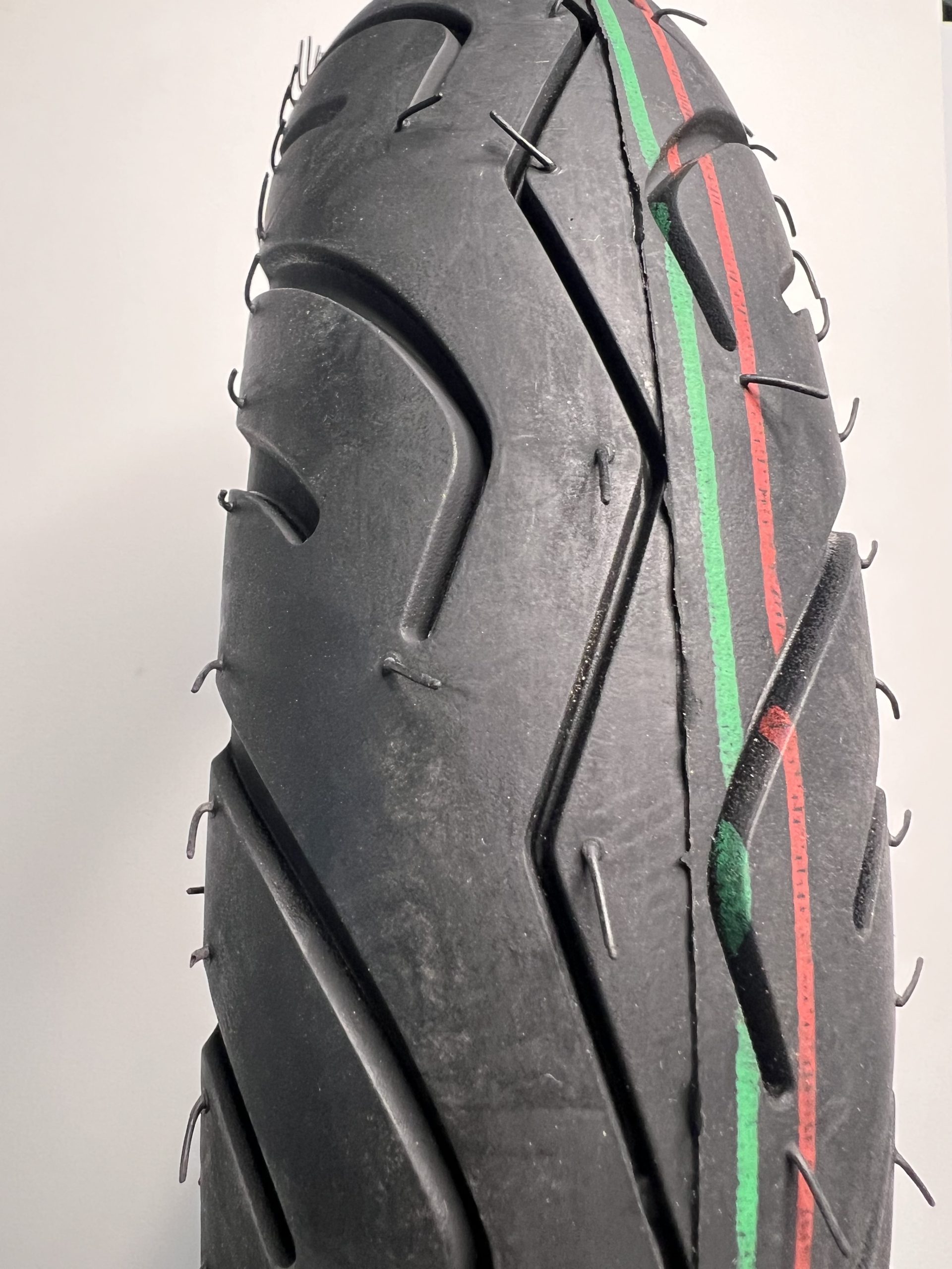 IMG_7653 لاستیک ۳.۰۰×۱۰ موتورسیکلت - Image 1